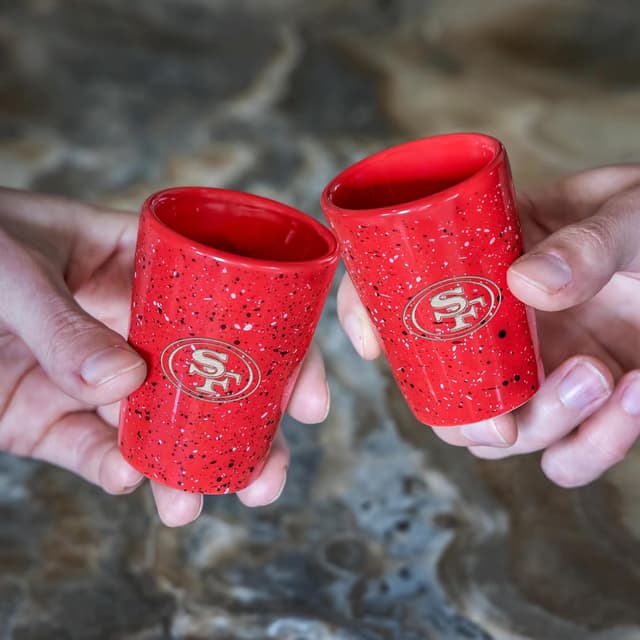 Detalle de Rico Industries NFL Team Logo Wordmark Ceramic 2oz Shot Glass