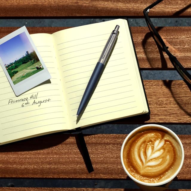 Detalle 2 de Parker Jotter XL bolígrafo azul mate, punta mediana 🖊