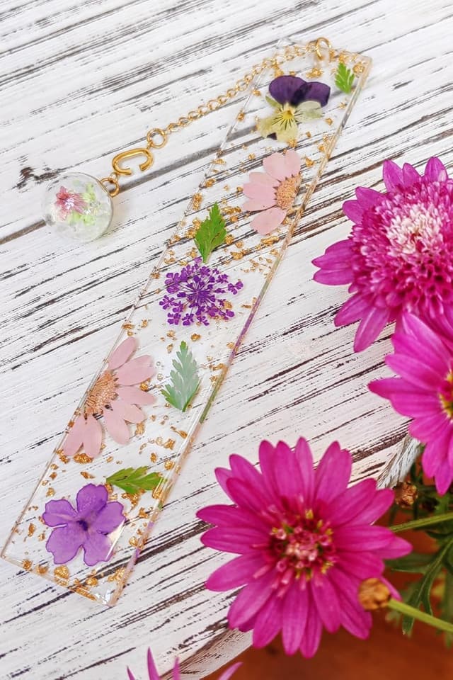 Detalle 2 de Famweylami Original Personalised Bookmark Gift for Teacher (26 Letters) – Retirement, Farewell & Graduation