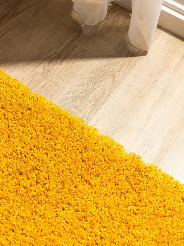 Detalle 2 de benuta Sohari Alfombra de Pelo Largo Amarilla 133x190 cm 🟡