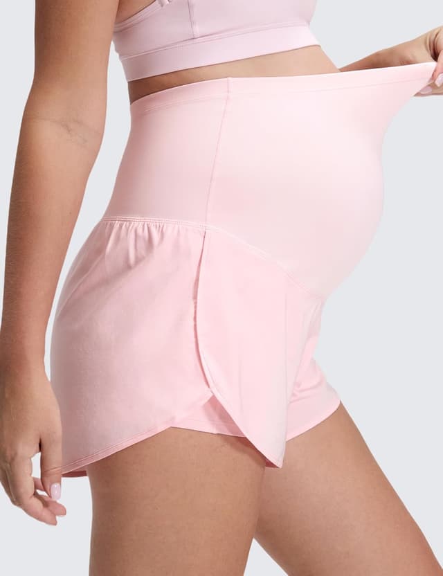 Detalle 2 de CRZ YOGA 2 in 1 Maternity Workout Shorts (3 inch) – over-bump split running, yoga and casual wear