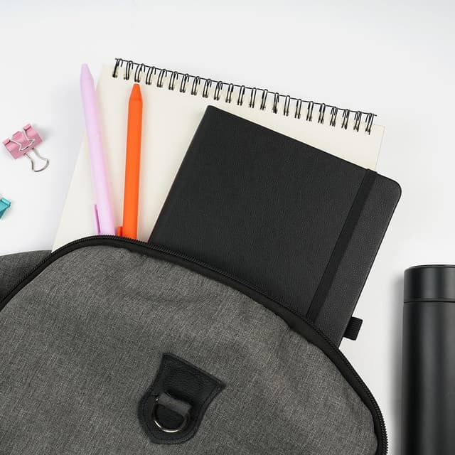 Detalle 2 de OFFCUP Carnet A5 ligné avec couverture rigide en cuir végétalien et élastique (192 pages)