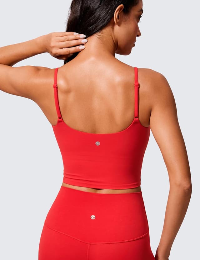 Detalle de CRZ YOGA Butterlift Women’s Scoop Neck Longline Sports Bra with Adjustable U-Back Straps