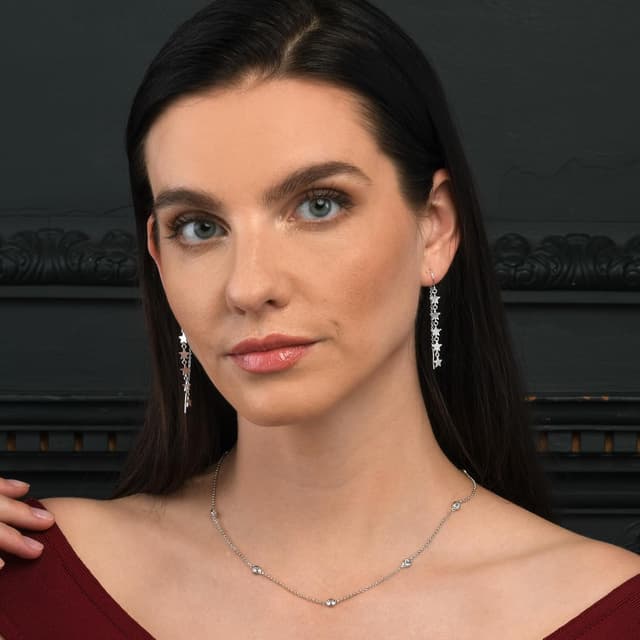 Detalle de Orecchini Namana pendenti in Argento 925 con stella “Threader Earrings” e charms