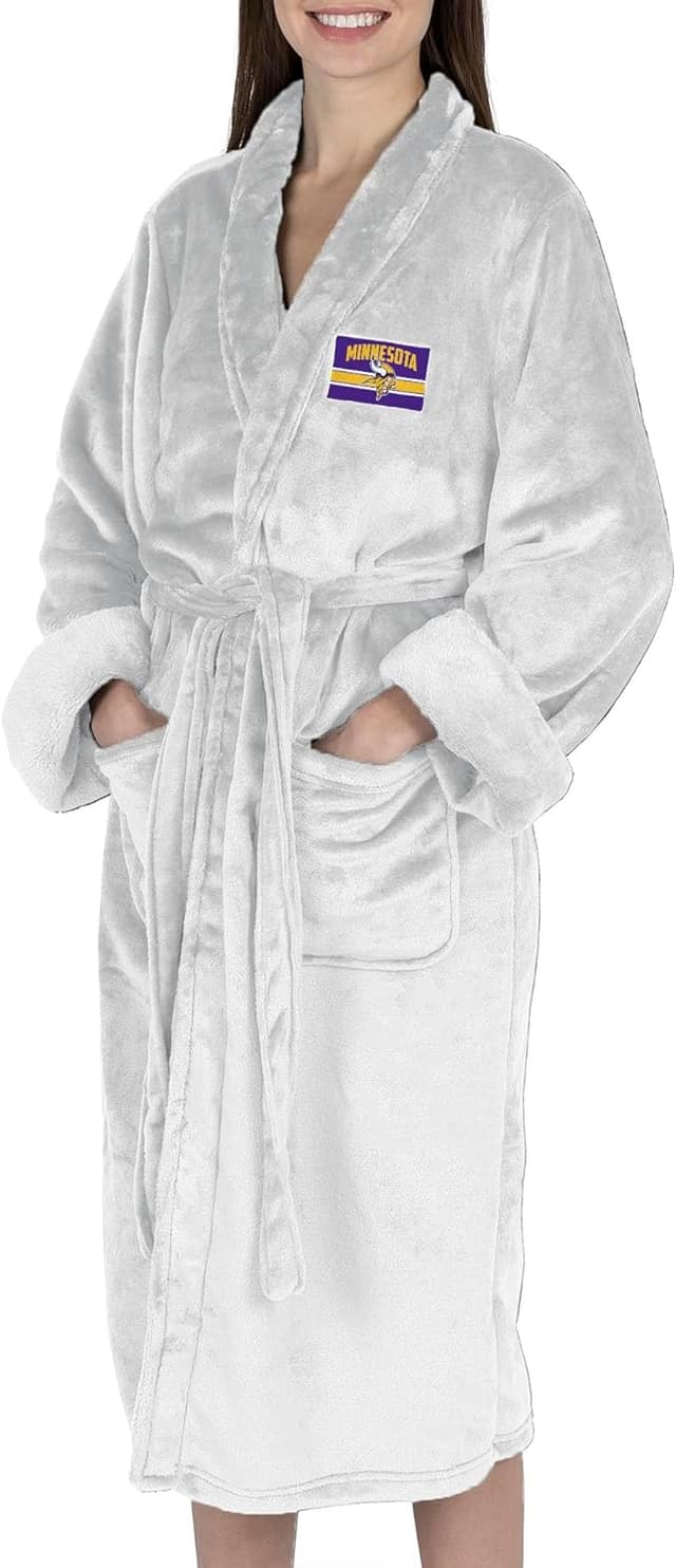 Detalle de NFL Silk Touch Women’s Robe S/M (Official Team Logo Patch) — Ultra-Soft Loungewear
