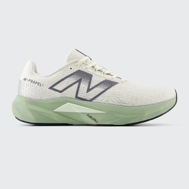 Detalle de New Balance FuelCell Propel v5 zapatilla running