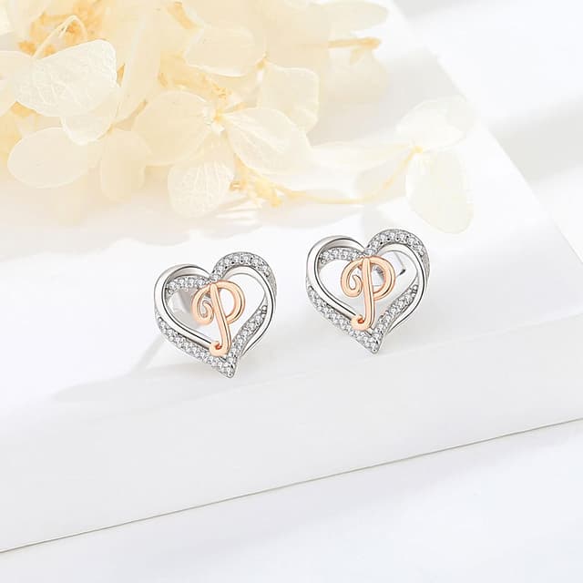 Detalle 2 de INFUSEU Buchstaben Ohrstecker aus 925 Sterling Silber mit Herz-Design (Initial A–Z)