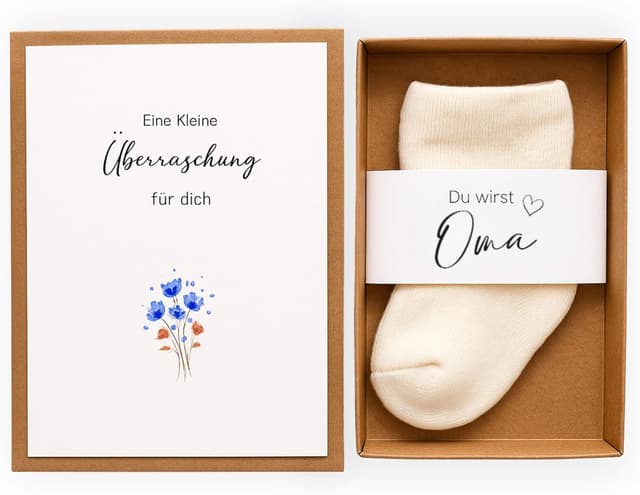 Detalle de Milaboo Geschenkbox zur Schwangerschaftsverkündung (Oma) mit personalisiertem Babysöckchen