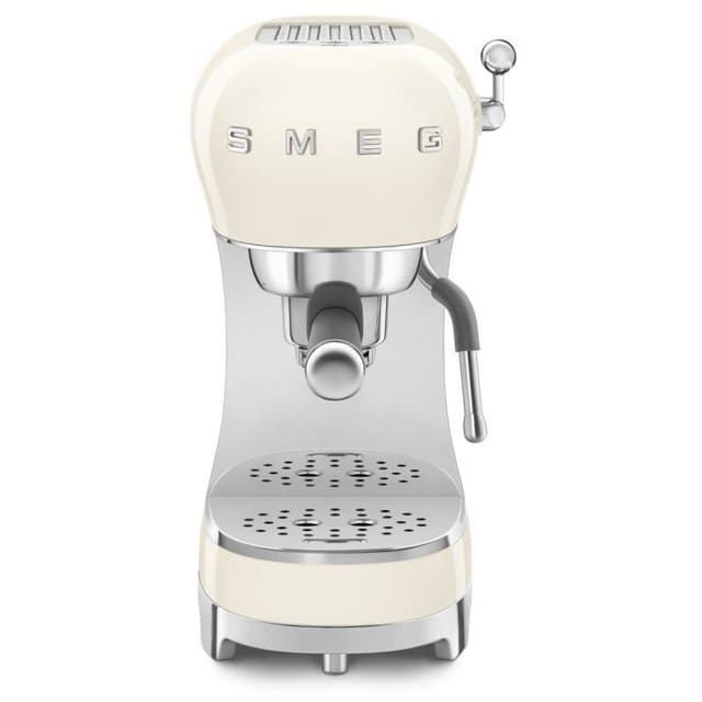 Detalle 2 de Smeg ECF02CREU Cafetera espresso 15 bares crema