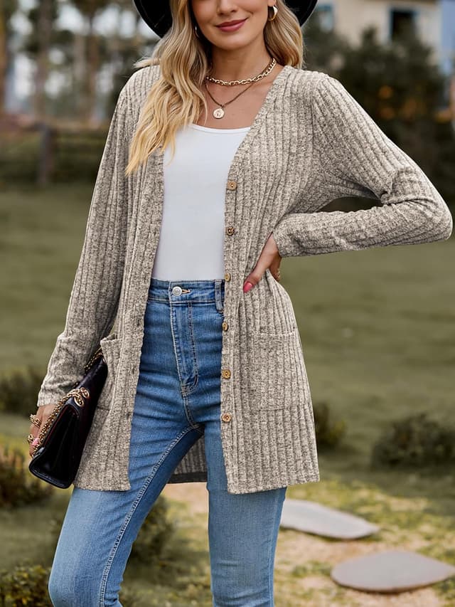 Detalle de MYCOLORBLUE Damen-Strickjacke „Alte Zeiten“ – gerippter Cardigan mit Knopfleiste und Taschen