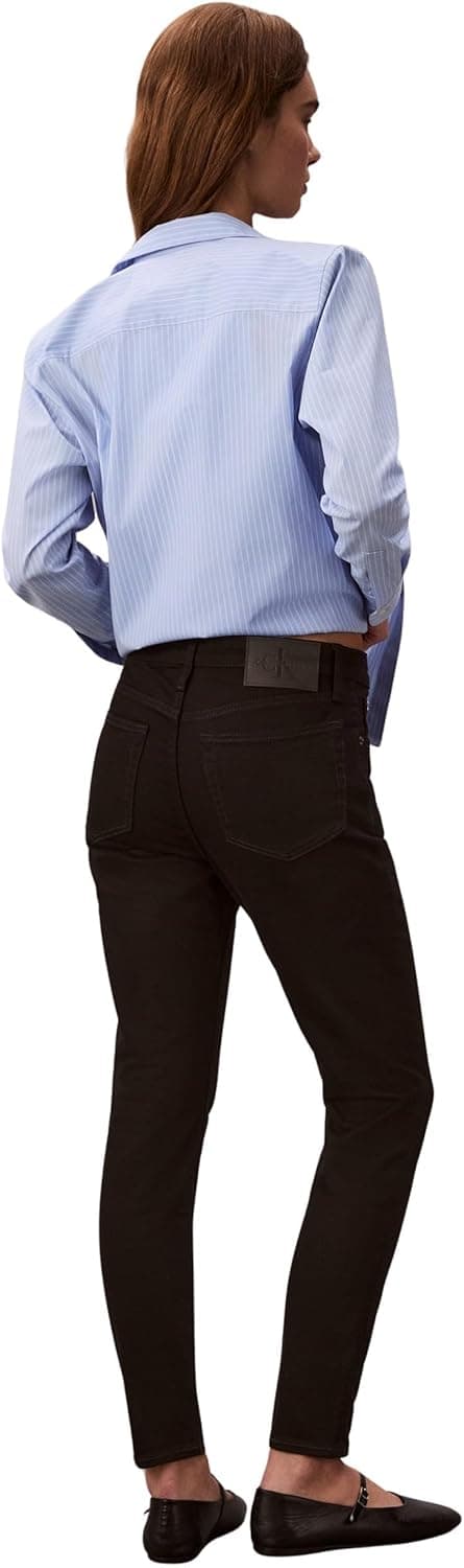 Detalle 2 de Calvin Klein women’s mid rise skinny classic black jeans (5-pocket)