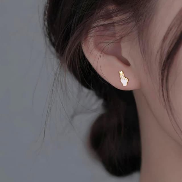 Thumbnail 1 de SLUYNZ Love Heart Stud Earrings 0.7 g