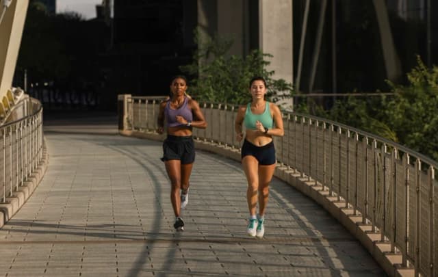 Thumbnail 4 de Garmin Forerunner 165 Music Schwarz/Grau – Smartwatch