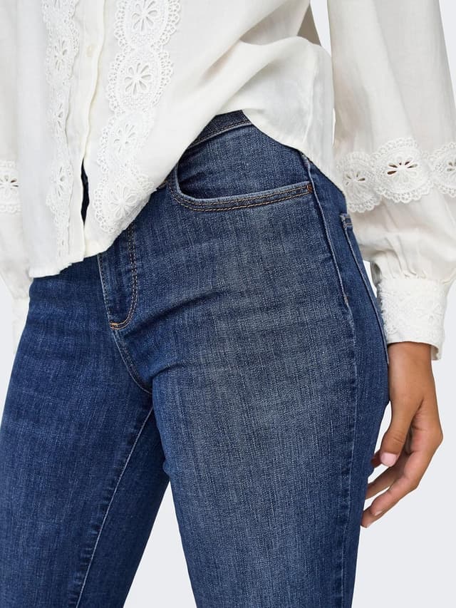 Detalle 2 de ONLY ONLANN Jean flare 1 jean
