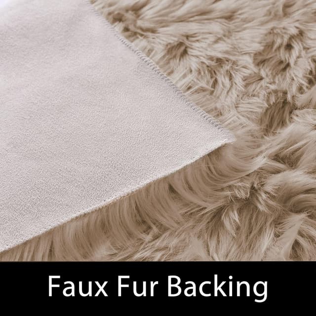 Detalle de Latepis Gray Faux Fur Throw Rug (3x4) for Bedroom & Bedside Comfort