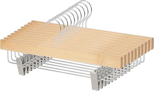 Imagen de Amazon Basics Perchas de Madera con Clips, Pack de 10 🧥 en OfertitasTOP
