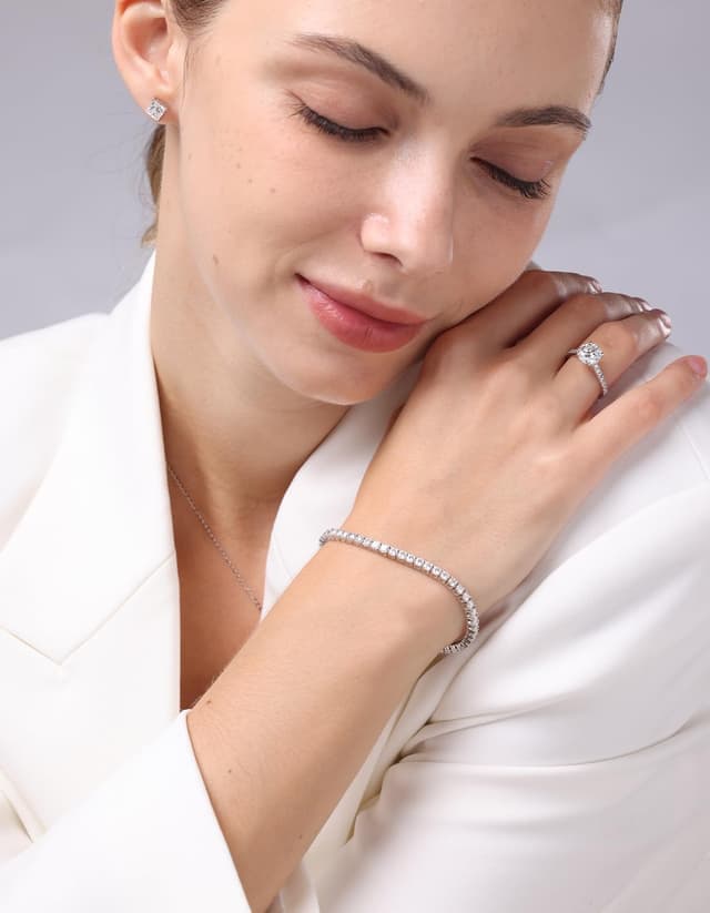 Detalle de KRKC&CO Moissanit Tennisarmband für Damen – 925 Silber, Weißgold beschichtet, 62 Steine (D-Farbe, VVS1)