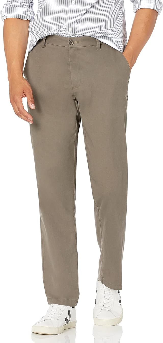 Detalle 2 de Amazon Essentials men’s straight fit wrinkle-resistant flat-front casual chino trousers