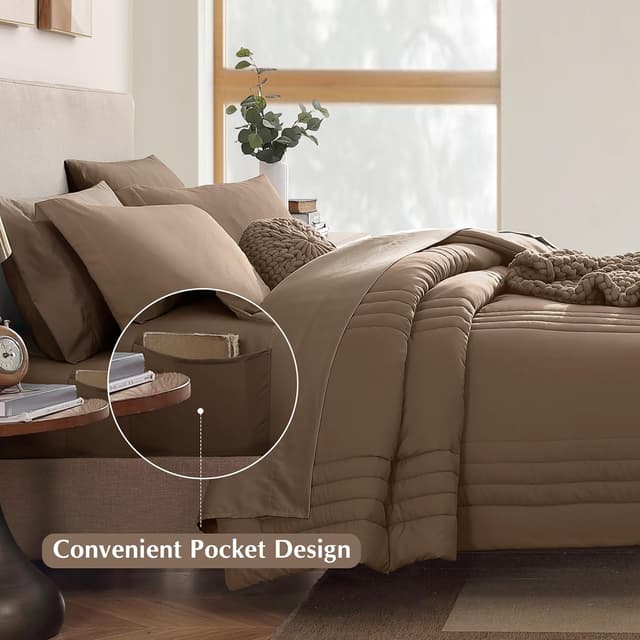 Detalle de Monbix King Size Comforter Set (7 Pieces) in Raw Umber Bed in a Bag