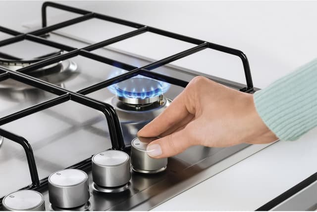 Detalle de Electrolux Piano cottura a gas Serie 300 EGS75362X da 75 cm, 5 fuochi SlimLine con griglia in ghisa e StepPower