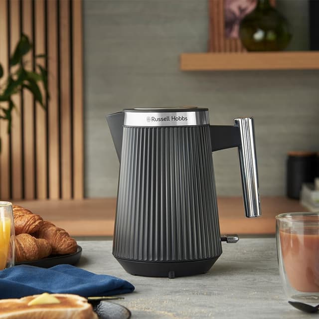 Detalle 2 de Russell Hobbs Bouilloire électrique Brontë 26750-70 noire mate 1,7 L (2400 W)