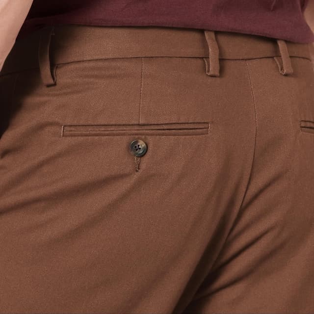 Detalle de Amazon Essentials Herren knitterfreie Flatfront-Chinohose mit schmaler Passform