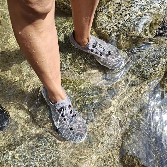 Detalle de DOUSSPRT Women’s Quick-Drying Water Shoes for Sports & Beach Days