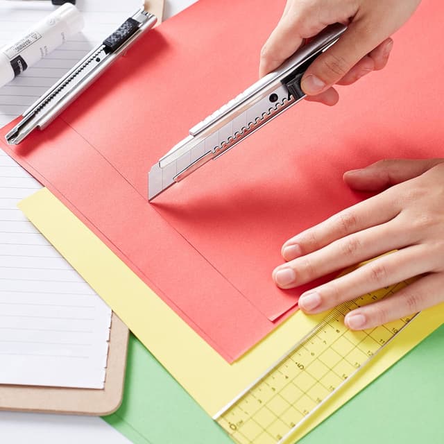 Thumbnail 5 de Amazon Basics Cutters 18 mm cutter Ă verrouillage automatique đ