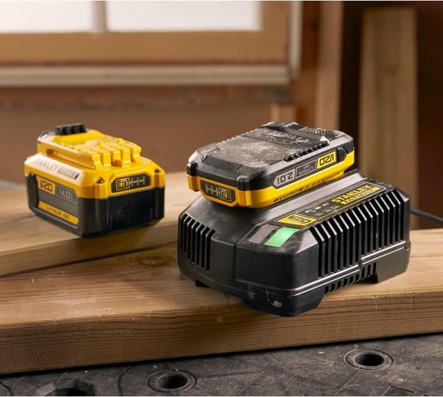 Thumbnail 4 de Stanley FatMax SFMCB14 Schnell‑Ladegerät 4A