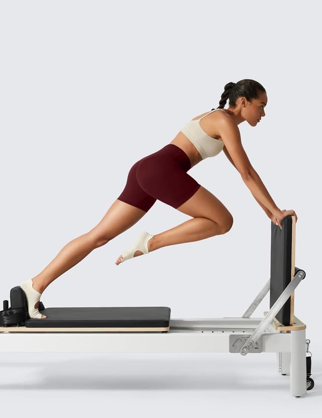 Detalle de CRZ YOGA Butterlift high-waist booty shorts with no front seam (4''/6'')