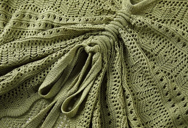 Thumbnail 3 de Saodimallsu Women’s Boho Off-Shoulder Sheer Crochet Crop Top (Bell Sleeve, Ruched Tie-Front)