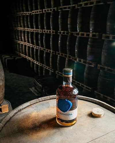 Thumbnail 4 de La Hechicera Reserva Familiar Ron Añejo Colombia 🥃 700 ml