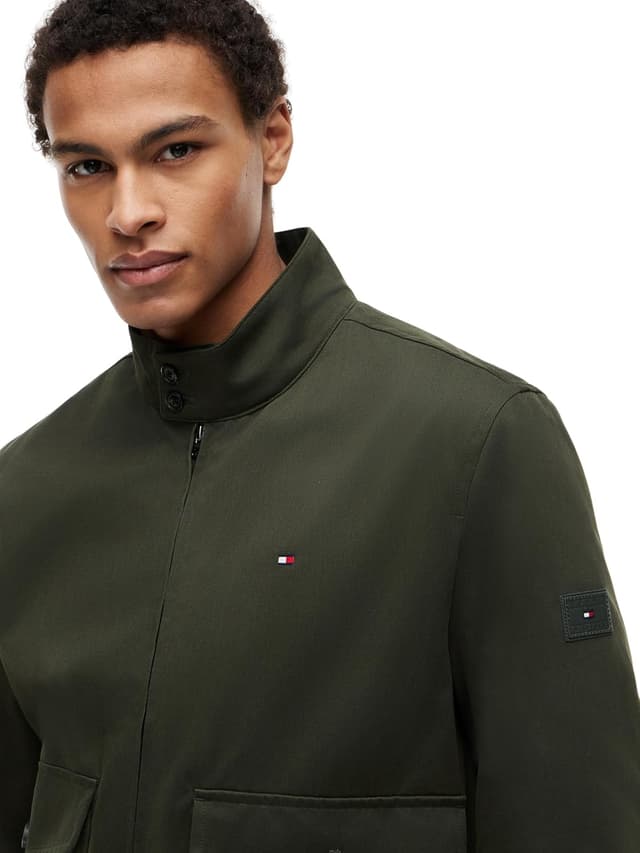 Detalle de Tommy Hilfiger Cotton Harrington MW0MW42507: la giacca uomo in cotone in stile Harrington