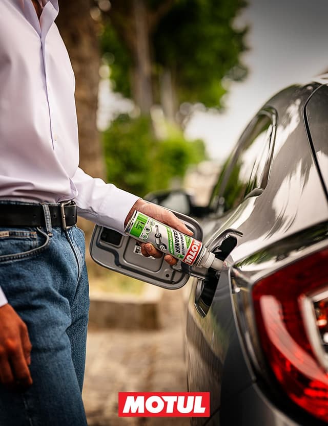 Detalle 1 de Motul Nettoyant Injection Essence « Injection Essence » – Additif curatif carburant 300 ml (valve & injector cleaner)