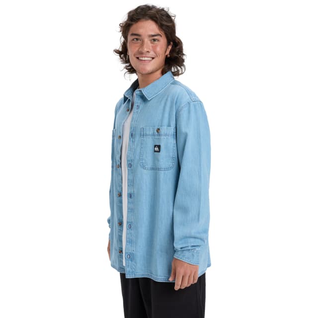 Detalle de Quiksilver Bozeman Denim: camisa vaquera de hombre de algodón