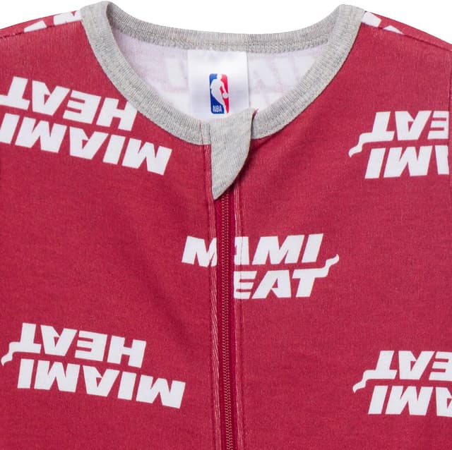 Detalle de Gerber unisex-baby NBA Team Sleep 'N Play (Miami Heat) — soft one-piece for sleep and play