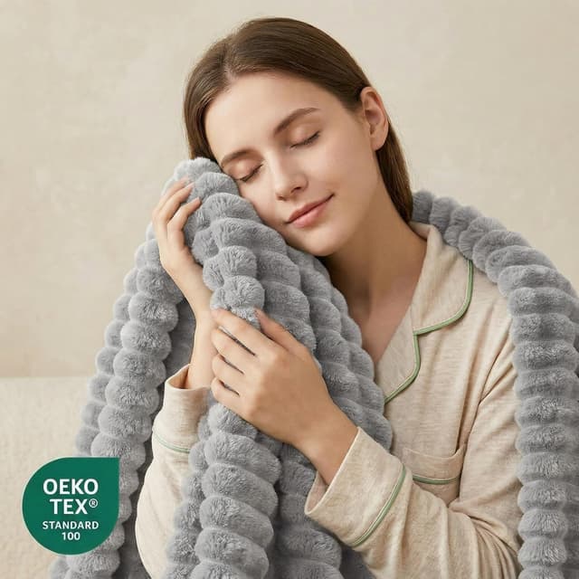 Detalle 2 de WAVVE Kuscheldecke aus Mikrofaser – 150x200 cm, hellgrau (Sofadecke & Tagesdecke)