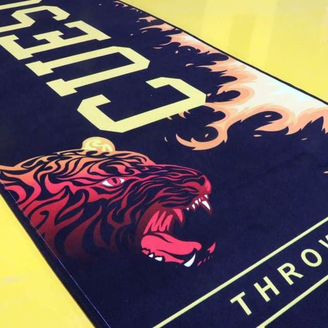 Detalle de CUESOUL Heavy Duty Darts Mat (tapis de fléchettes) avec ligne de lancer acier et pointe souple