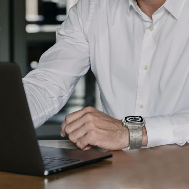 Thumbnail 6 de LULULOOK Titanium Strap for Apple Watch Ultra (Ultra 3/Ultra 2) – folding clasp replacement band