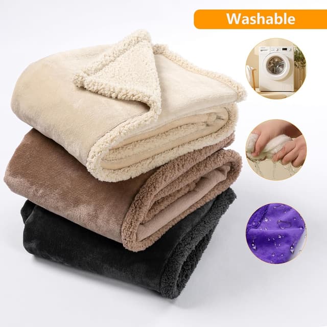Detalle 2 de Maidewow Waterproof Dog Blanket in Purple – reversible leakproof pet throw for couch, bed and travel (XL)