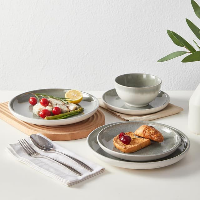 Detalle de Pokini Gradient Green Reactive Glaze Stoneware Dinnerware Set (12-Piece)