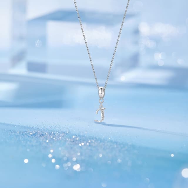 Detalle 2 de FLUFLO Charm-Anhänger „Buchstabe A–Z“ aus 925 Sterling Silber mit Zirkonia