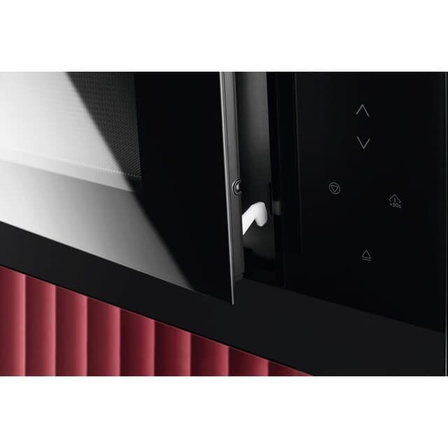 Detalle de AEG OMB6G261TT microondas 26 litros