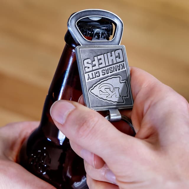 Detalle de Rico Industries NFL Football Pewter-Style Bottle Opener Keychain