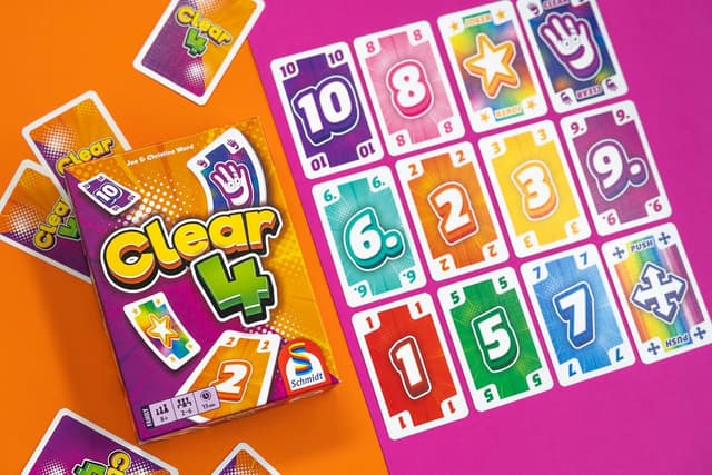 Detalle de Jeu de cartes Schmidt Spiele 49473 Clear 4 « Petit et Fin » (2 à 6 joueurs)
