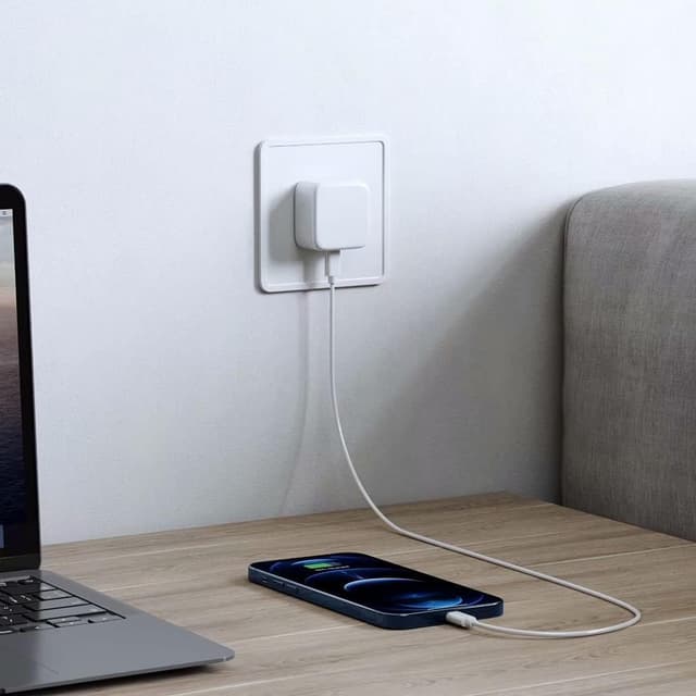 Detalle 2 de Apple iPhone 16/17/15 USB‑C 2m Fast Charger Cable