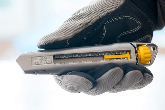 Detalle de STANLEY 1-10-018 cutter Interlock 18 mm