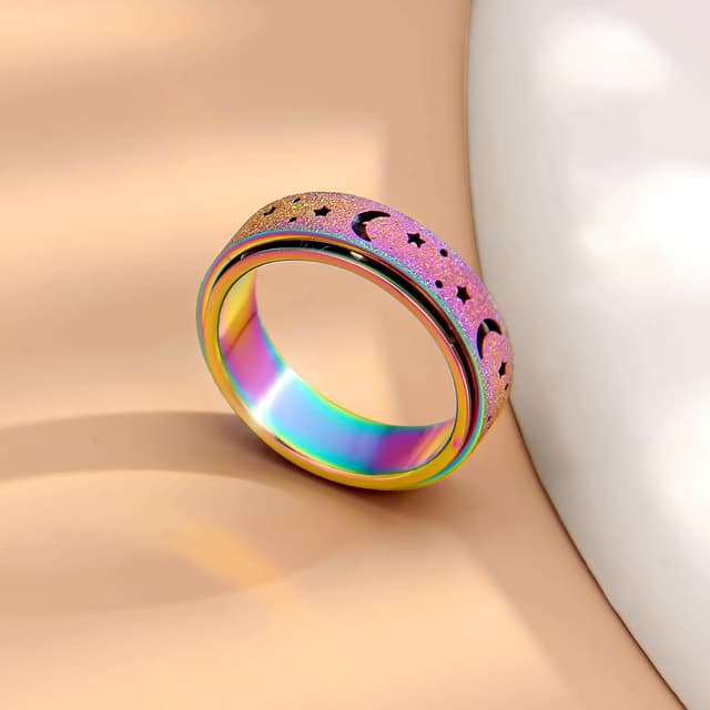 Detalle de LuckyAmor Anxiety Spinner Ring for Women (Moon & Stars) – Rotating Stainless Steel Band Jewelry