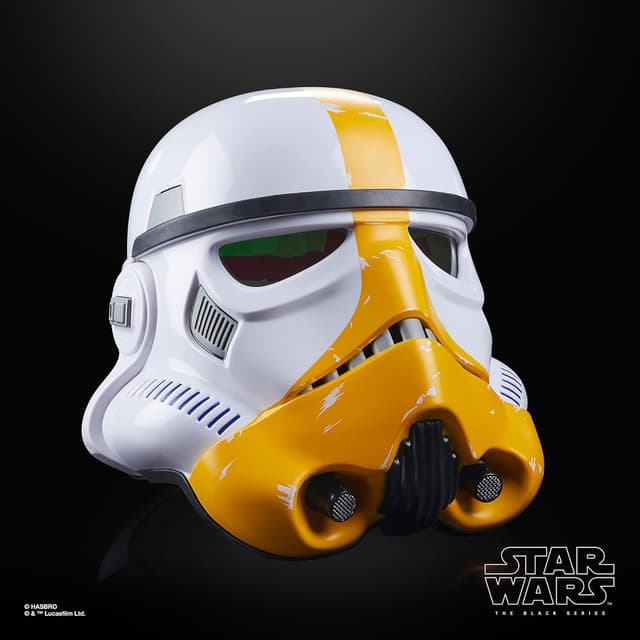 Detalle 2 de Star Wars The Black Series Mandalorian Artillery Stormtrooper Premium Electronic Helmet