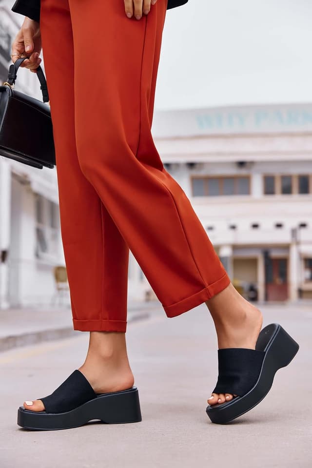 Detalle de Minshluu Women’s Platform Wedge Slide Sandals with Open Toe and Elastic Band